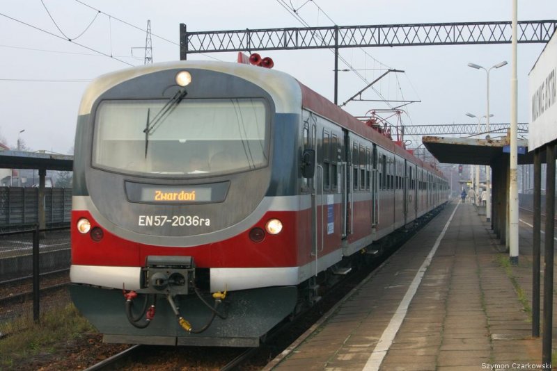 EN57-2036 in Wilkowice-Bystra am 19.11.2006