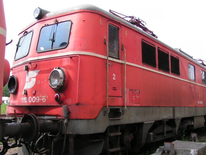  Ersatzteilspender  1110 009-6 in Ampflwang(2005-05-16)