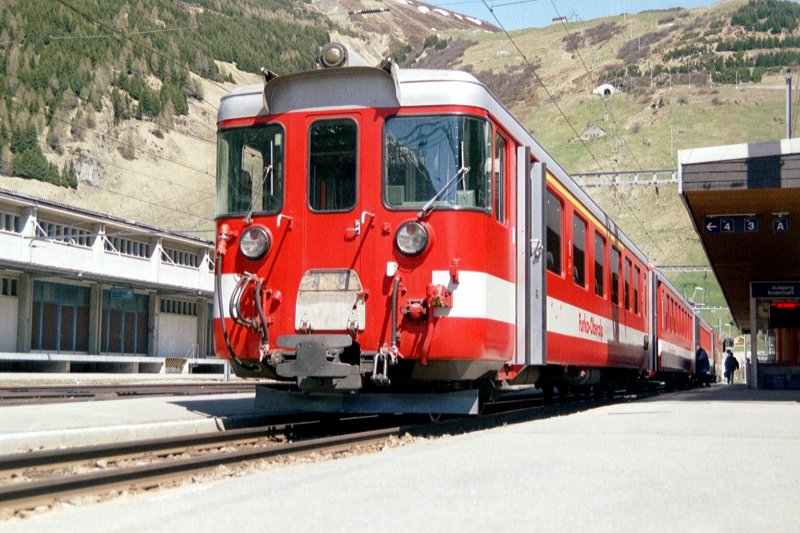 FO-Steuerwagen in Andermatt im Mai 2003