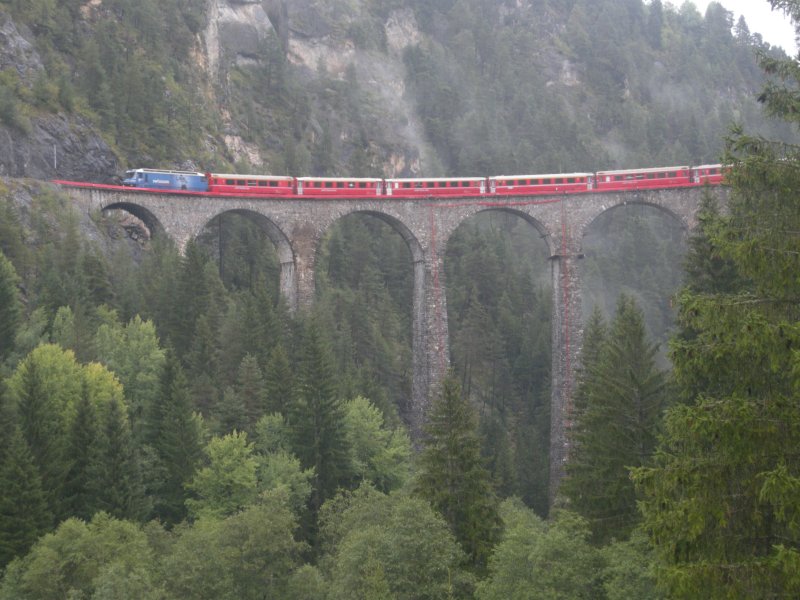 Ge4/4lll am 13.9.08 auf dem Landwasserviadukt bei Filisur.