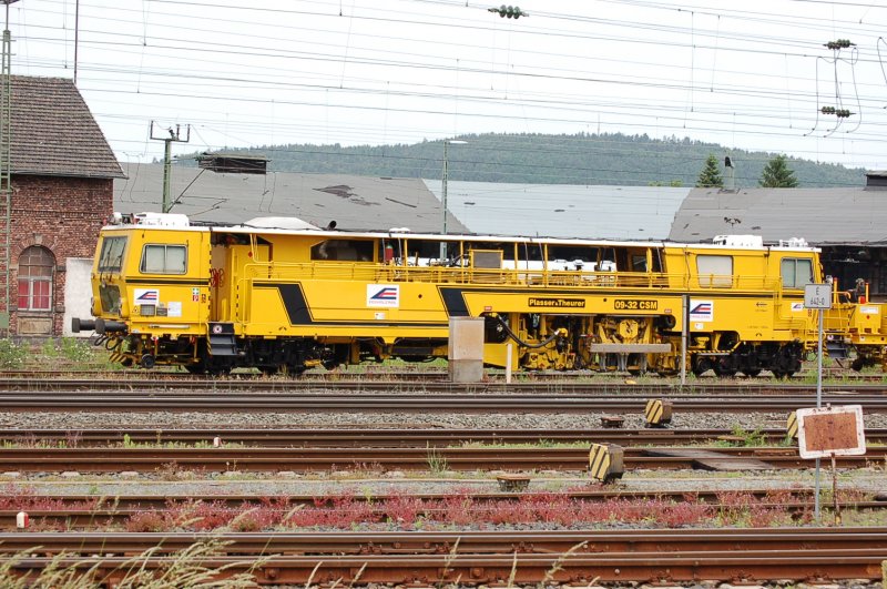 Gleisbaumaschine in Lichtenfels abgestellt 26.05.2007