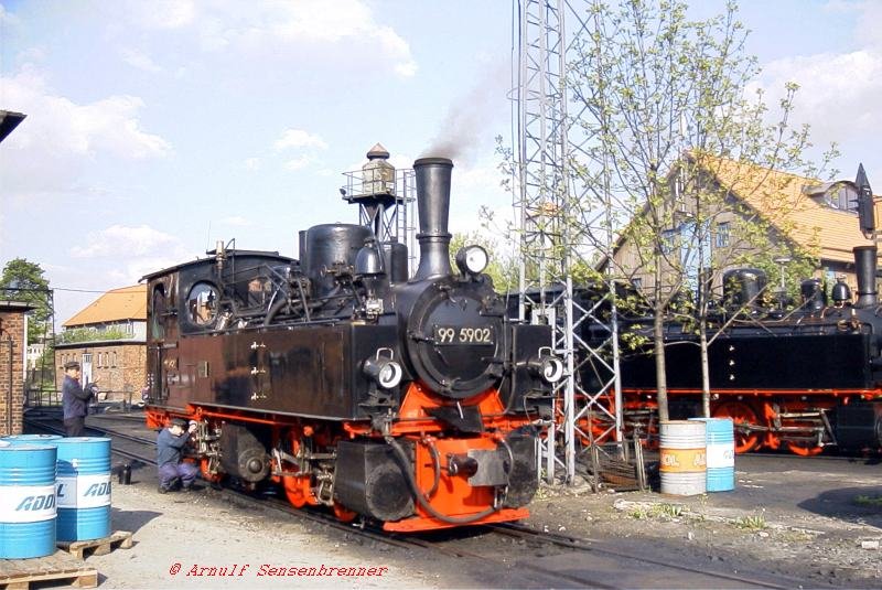 Gut geschmiert fhrt besser:
Malletlok 99 5902. 
HSB Wernigerode-Westerntor
04.05.2003 