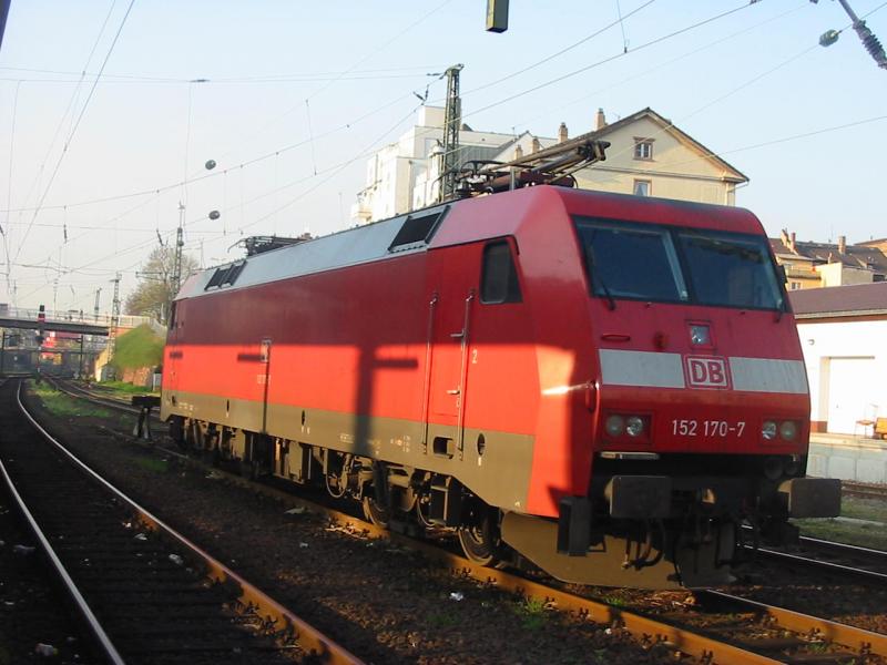 Hier ist die 152-170 in Worms Hbf abgestellt.