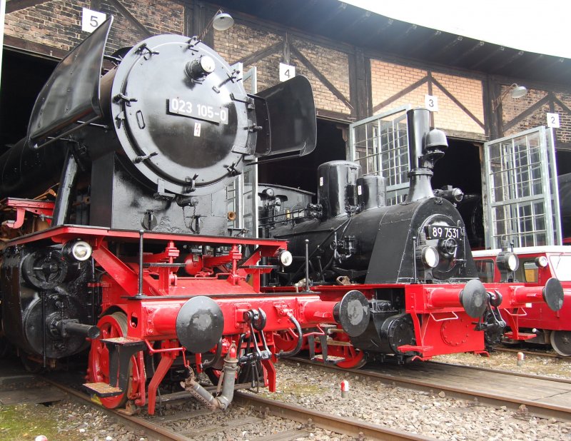 hier hab ich als Duo noch mal die 23 105 mit pr.T3 an der Seite. Museum Heilbronn am 20.10.07