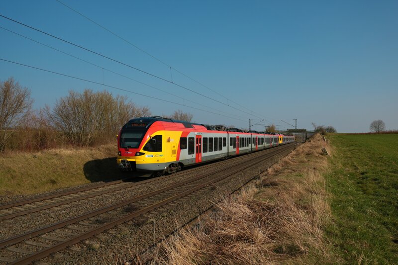 HLB Stadler Flirt 429 041 429 xxx als RE98 in Nieder Mörlen am  