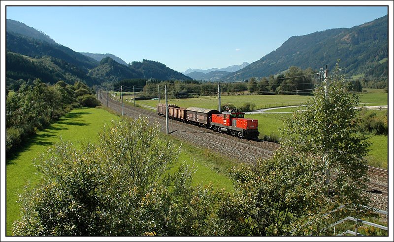 Hobler (=Verschubgterzug = VG) mit 1063 021 am 13.9.2007 zwischen Rottenmann und Trieben aufgenommen.