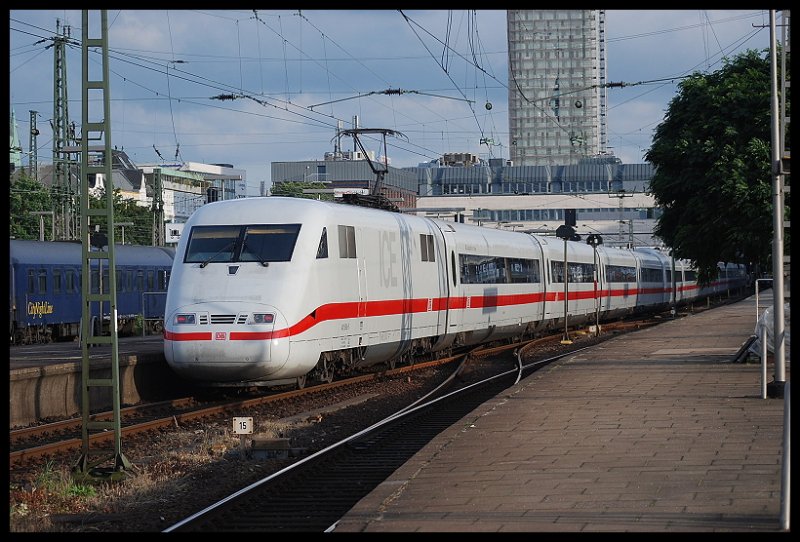 ICE 1 Mit ICE 72 Ankommend Von Zrich HB In Den Bahnhof Hamburg-Altona Und Fhrt Dann Ins BW Langenfelde 05.07.07
