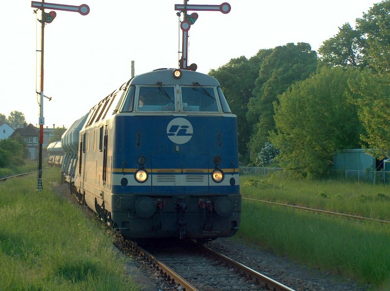 InfraLeuna 204 bei der Einfahrt in den Bahnhof Laucha (Unstrut); 13.05.2008