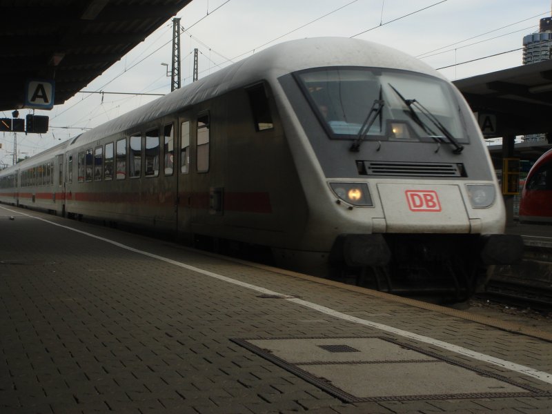 InterCity 2292 nach Saarbrcken Hbf bei der Einfahrt Augsburg Hbf. Aufgenommen am 29.06.07