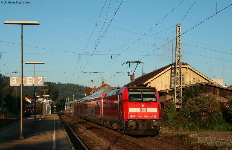 IRE 4700 (Konstanz-Karlsruhe Hbf) mit Schublok 146 229-0 bei der Einfahrt St.Georgen(Schwarzw) 29.7.09