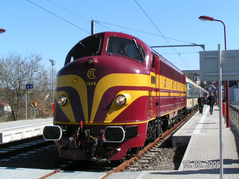 Lok 1604 bei der Ankunft mit einem Sonderzug in Wiltz. 19.03.06