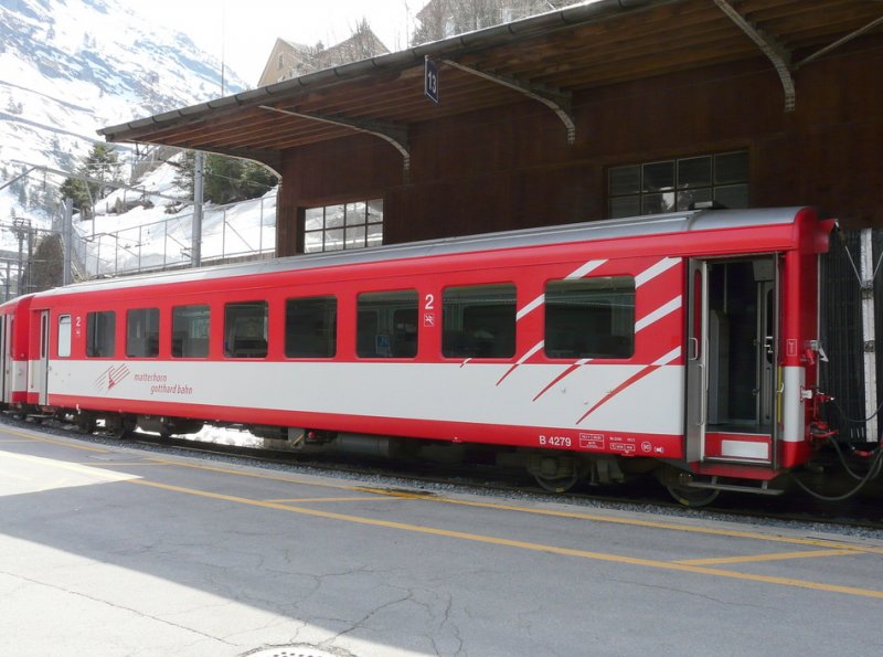 MGB - Personenwagen 2 Kl. B 4279 in Gschenen am 08.04.2009