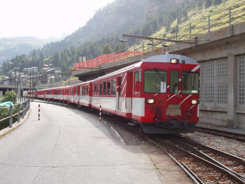 MGB Regiozug in Zermatt. 06.08.07