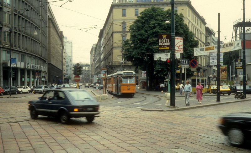 Milano Mailand Atm Sl 1 Gtw 4722 Piazza Cavour Im Juli 1987 Bahnbilder De