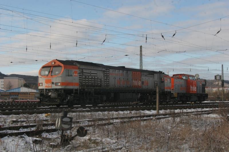 Mit V160.4 war heute ein seltener Gast auf der Rbelandbahn. Hier wird die Maschine vom ersten Serien-Tiger auf dem Rangierbahnhof Blankenburg-Nord gezogen. Beide Maschinen kamen mit einen Gterzug aus Rbeland. Leider erwischte ich die Maschinen nicht im Zugverband; 03.01.2009