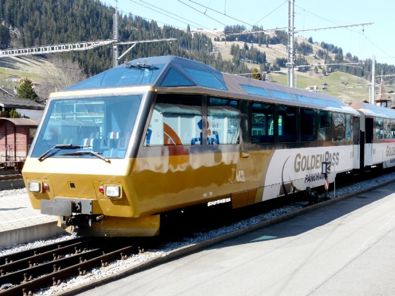 MOB / GOLDEN PASS  - 1 Kl. Steuerwagen Ast 116 im Bahnhof von Zweisimmen am 29.03.2008