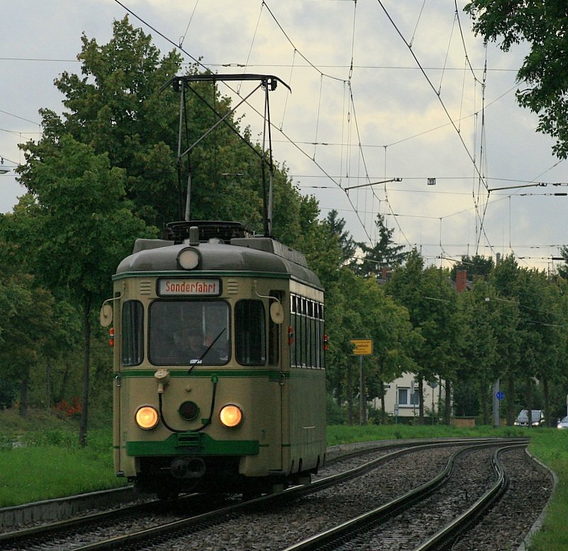 Museumswagen 71 ausnahmsweise ohne Beiwagen unterwegs zwischen Hlderlinstrasse und Kiescker. 04. September 08