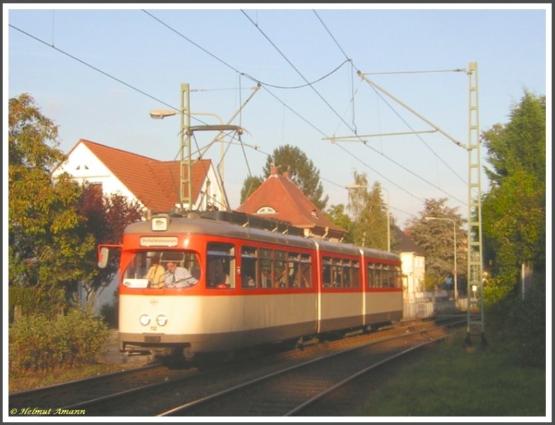 N-Triebwagen 112 (ex 812 Baujahr 1963 DWAG) am 30.09.2007 bei der Einfahrt in Schwanheim als Sondertriebwagen anlsslich des Frankfurter Tages der Verkehrsgeschichte.