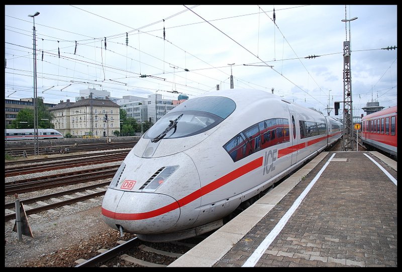 Nachschuss ICE 3 Mit ICE 628 Fhrt Gerade Aus Mnchen-Hbf Nach Oberhausen-Hbf Nchster Halt Ist Nrnberg-Hbf.28.07.07