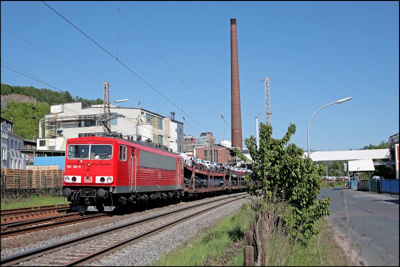 Nun fhrt sie im DB SCHENKER Desing: 155 182 fhrt mit dem  Modellbahngerechten  CSQ 60062  AUDI-EXPRESS  von Ingolstadt nach Emden und durchfhrt Letmathe. (08.05.2008)
