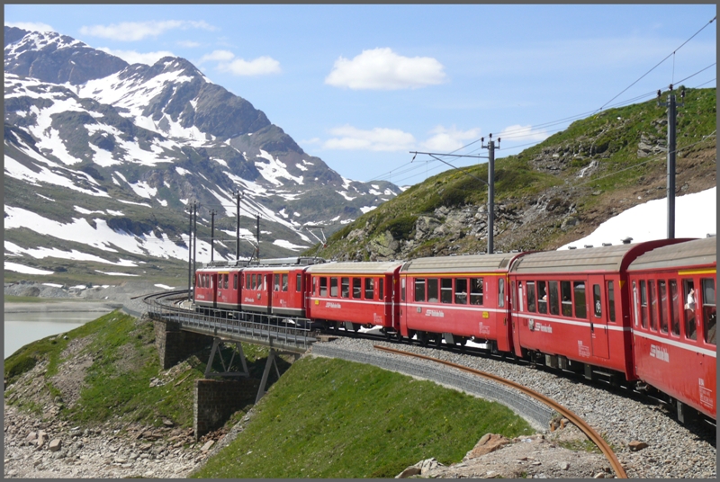 R1656 passiert kurz vor Ospizio Bernina diese Brcke. (18.06.2009)