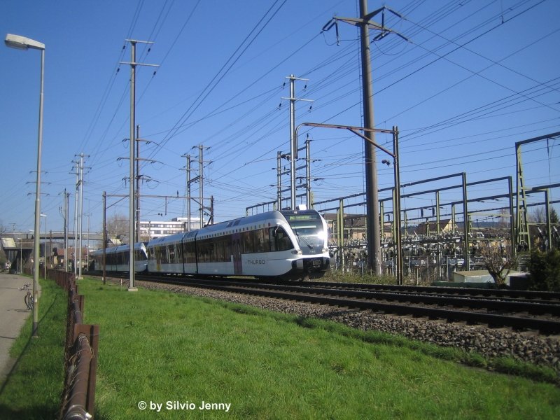 RABe 526 718 ''Zihlschlacht Sitterdorf'' und 733 beim Unterwerk Grze.