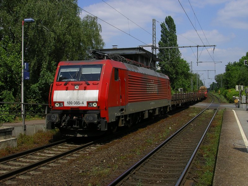 Railion 189 085-4 mit gemischten GZ unterwgs nach Hagen Vorhalle.
(21.05.2008)