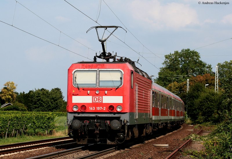 RB 15535 (Assmannshausen-Wiesbaden Hbf) mit Schublok 143 197-2 am km 59,9 14.8.09