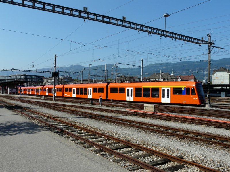 RBS -  NExT Triebwagen RABe 4/12 21 zusammen mit dem RABe 4/12 22 im Bahnhof Solothurn am 08.09.2009