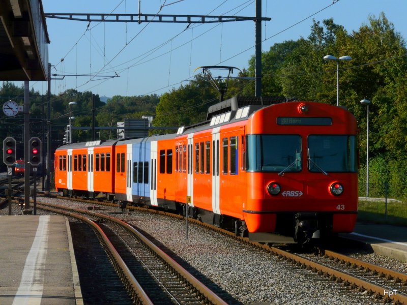 RBS - Triebwagen Be 4/12 43 unterweg nach Bern im Bahnhofsareal von Woblaufen am 01.09.2009