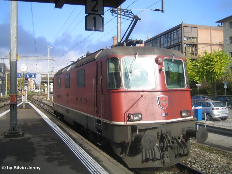 Re 4/4'' 11170 als Lokzug am 17.10.08 in Zrich Tiefenbrunnen.