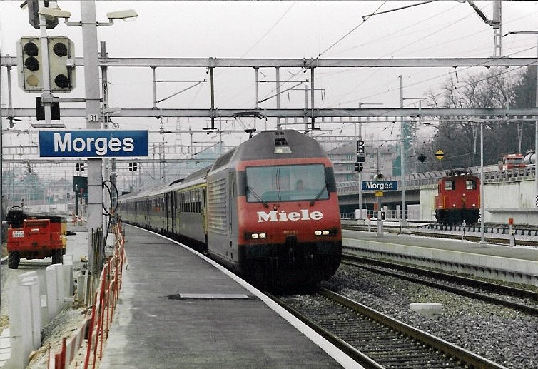 Re 460 019 Miele et IR Morges