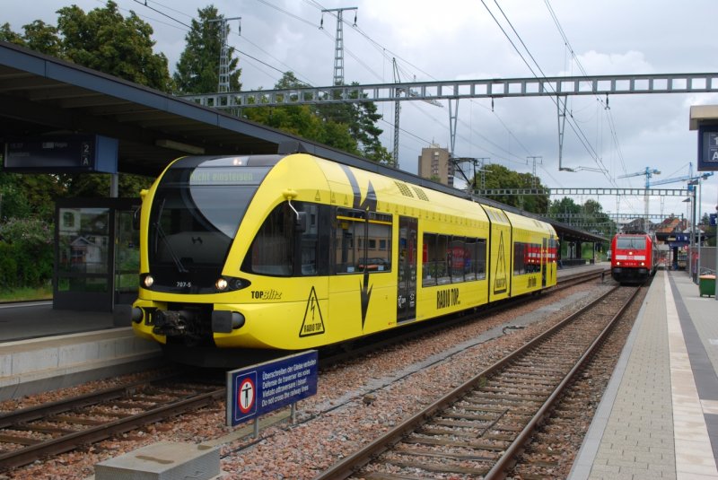 RE 9841, 707-5, von Konstanz nach Kreuzlingen, am 23.07.08, im Hintergrund rechts IRE5191 aus Karlsruhe mit Lok 146 230-8.