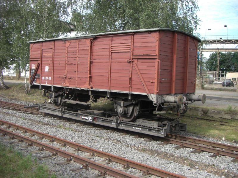 Regelspur Wagen 04-20-09 aufgebockt auf Rollwagen in Zittau Vorstadt (09.08.2008)