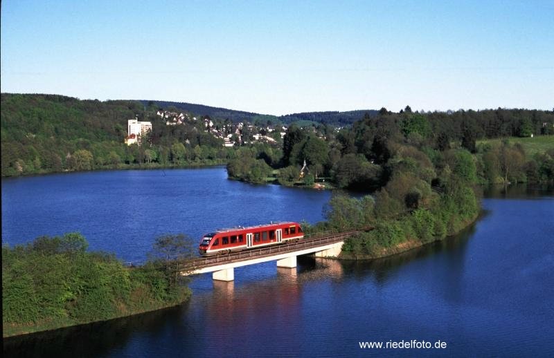 Regionalbahn am Biggesee (2001)