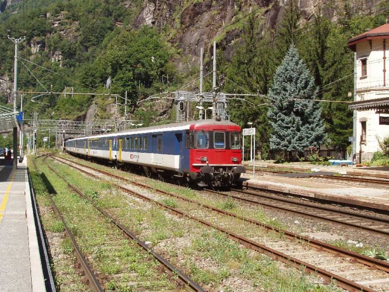 Regiozug nach Brig in Iselle