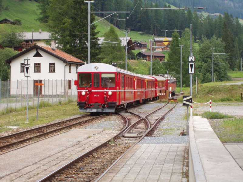 Regiozug nach Filisur in Davos-Glaris.