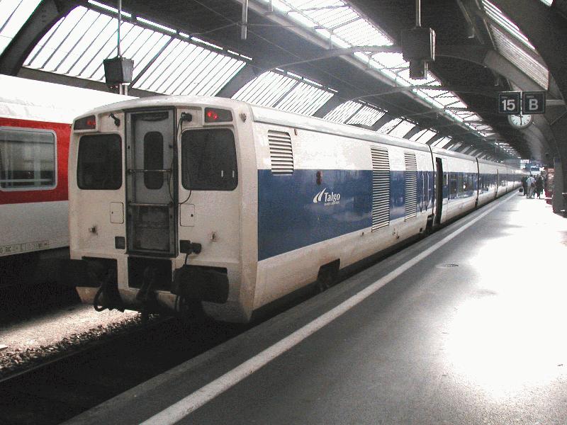 RENFE,Talgo-Pendular Barcelona-Zrich im Hbf.Zrich,Oktober 2002