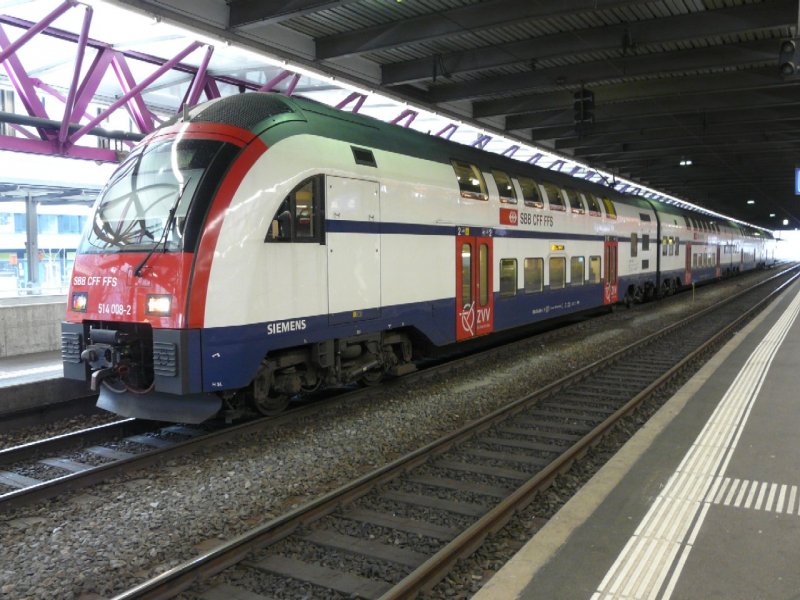 SBB / S-Bahn Zrich - Triebzug RABe 514 008-2 im Bahnhof von Winterthur am 01.01.2008