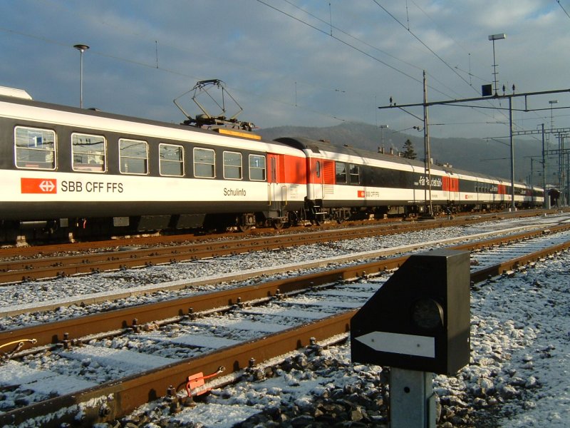 SBB Schulzug 2005 in Delmont.