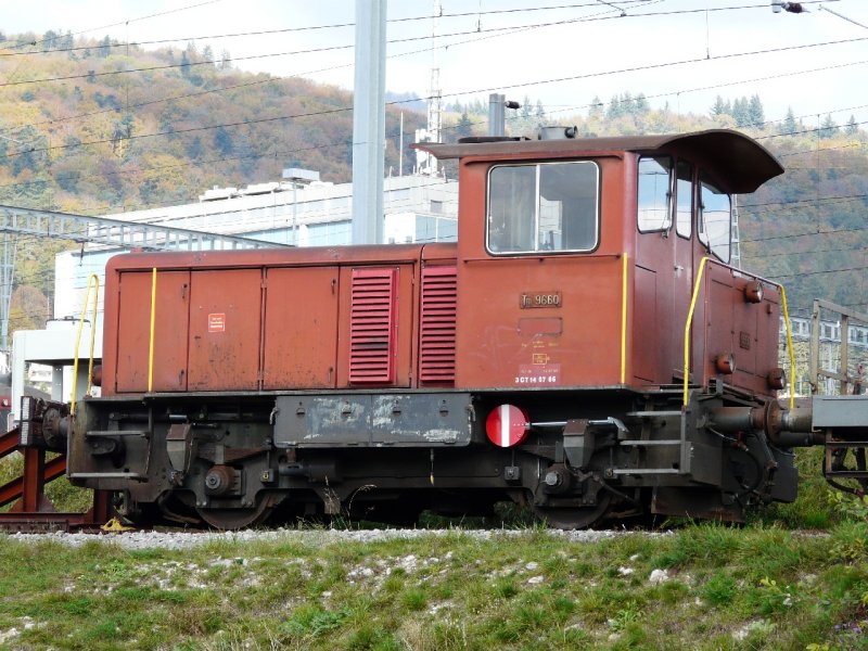 SBB - Tm 2/2 9660 Im Bahnhofsareal von Biel/Bienne am 19.10.2007