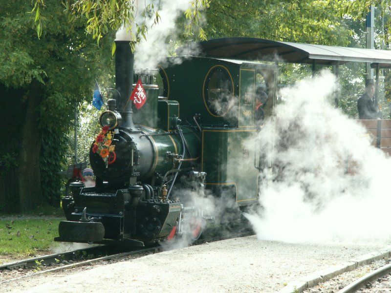 SchBB Jubilum,Lok  Emma (Maffei 1925)bei der Kreuzungsstation am Baumschulensee.28.09.08