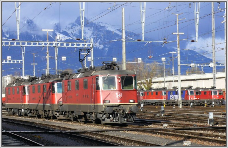 Sieben Re 4/4 II sind hier in Buchs SG zu sehen. (07.01.2008)