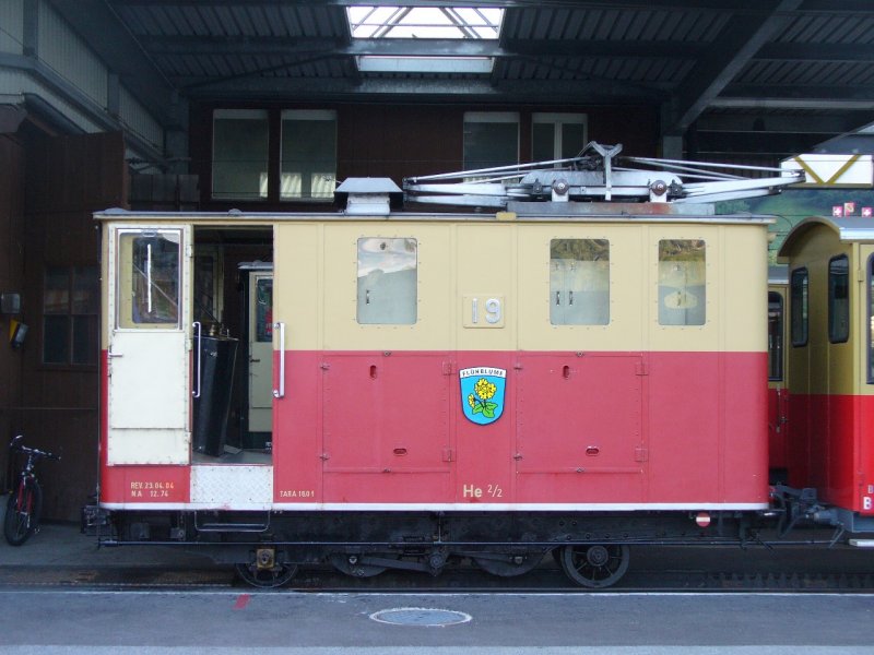 SPB - E-Lok He 2/2  19 im Bahnhofsareal von Zweiltschienen am 02.09.2007