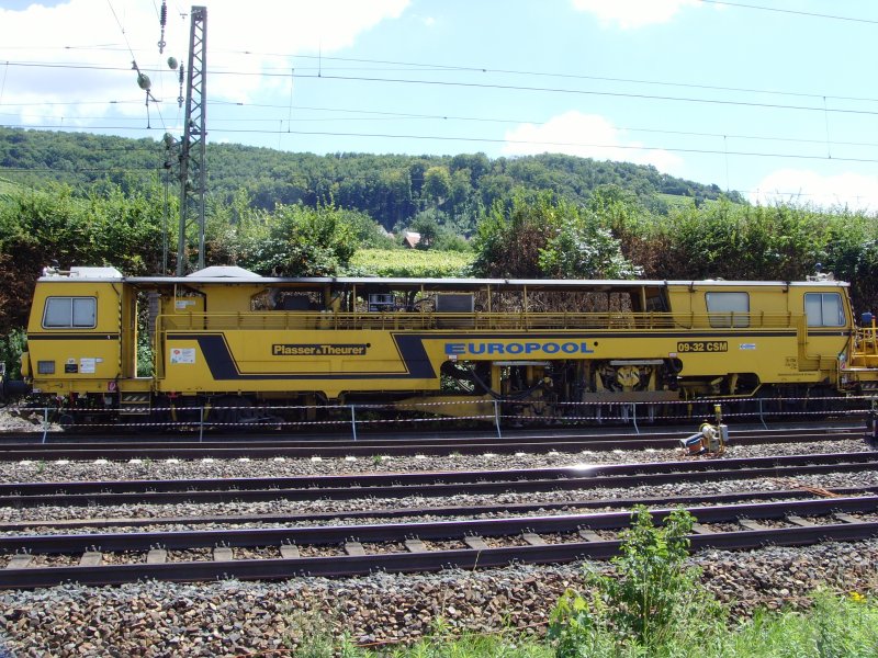 Stopfmaschine Typ 09-32CSM von Europool wartet auf ihre Besatzung in Leutersberg. 30.07.07 