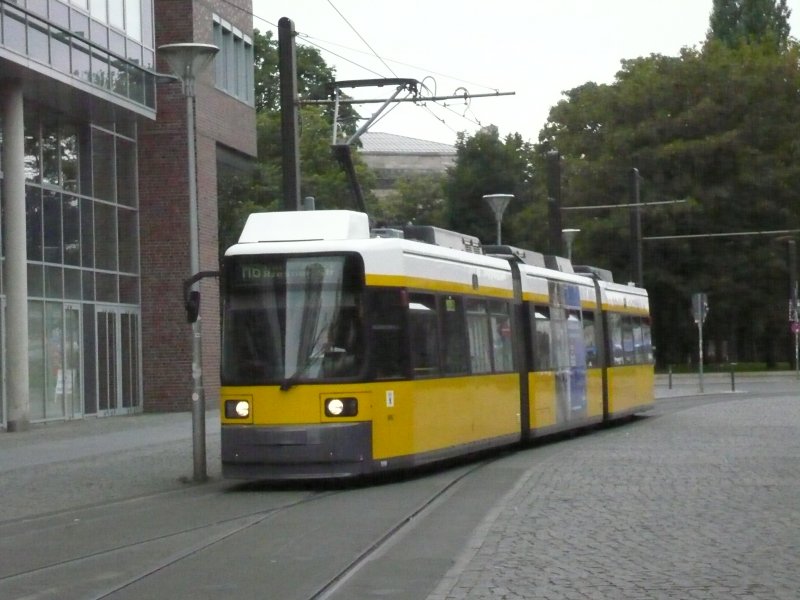 Straenbahn (M6) am 1.9.2007 am Hackeschen Markt