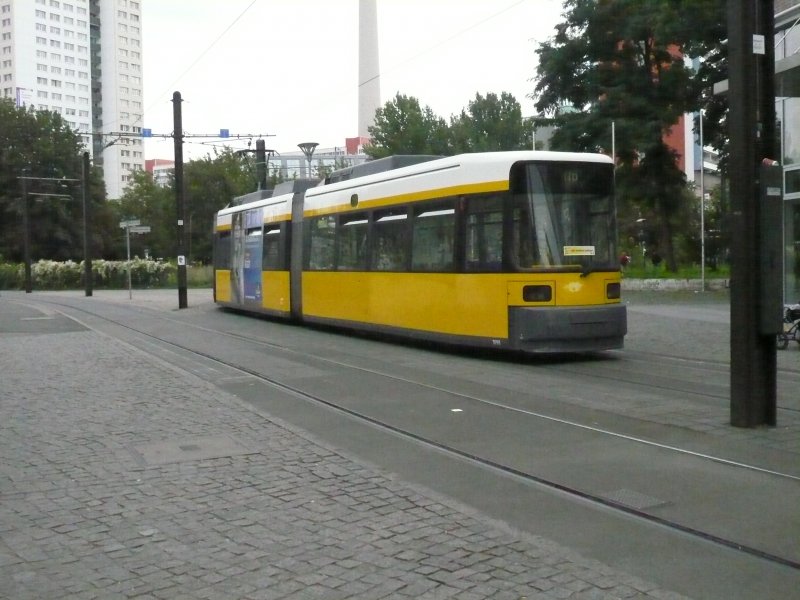 Straenbahn (M6) am 2.9.2007 am Hackeschen Markt