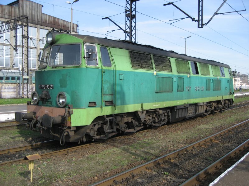 SU 45-021 im Hauptbahnhof Bydgoszcz.