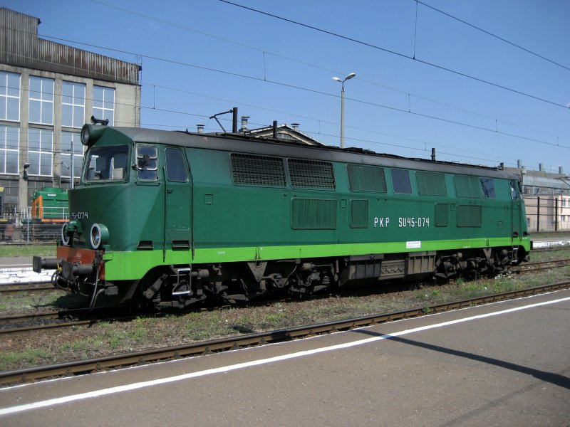 SU45-074 in dunkel grn.