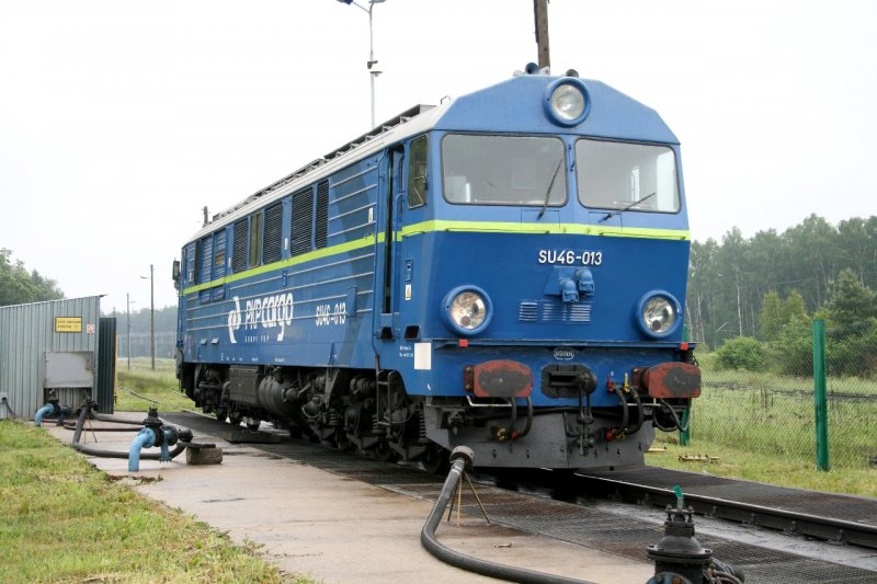 SU46-013 in Wegliniec an der Tankstelle.30.05.09